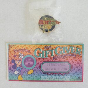 NEW VINTAGE 1986 DISNEYLAND DISNEY GIFT GIVER TOMORROWLAND PIN DONALD DUCK